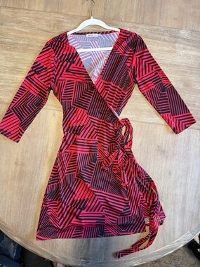 JustFab Red & Black Geometric Wrap Dress